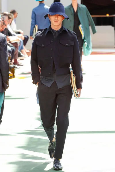 Look 34